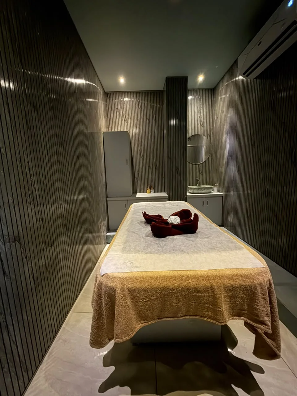 Deep tissue massage room at Splendora Wellness Spa